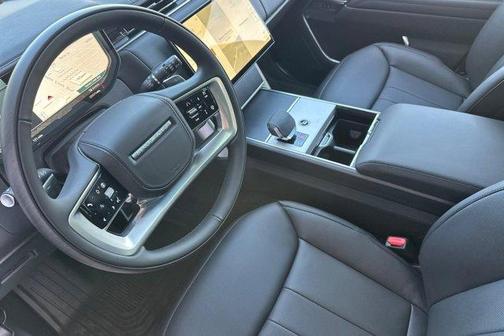 Santorini Black 2026 Land Rover Range Rover P550e SE