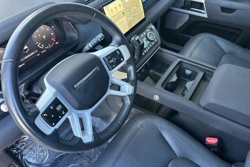 2023 Land Rover Defender SE