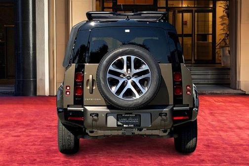 2025 Land Rover Defender P400 X-Dynamic SE