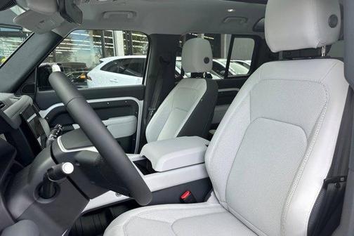 2025 Land Rover Defender P400 S