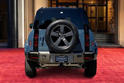 2025 Land Rover Defender P400 X-Dynamic SE