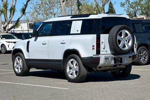 2023 Land Rover Defender 110 SE