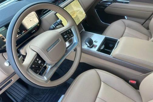 2026 Land Rover Range Rover P530 SE