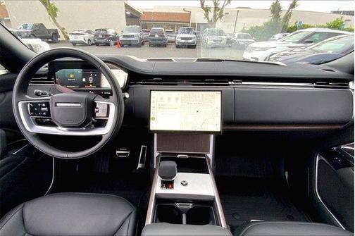 2025 Land Rover Range Rover P530 SE