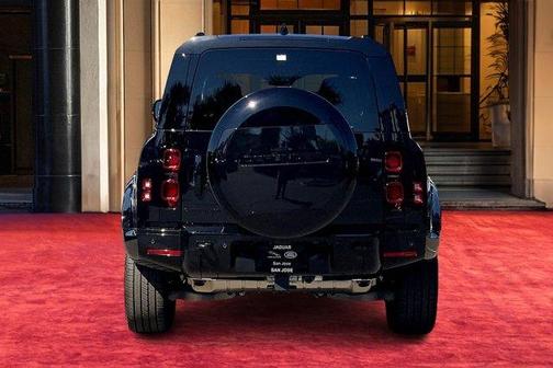 2025 Land Rover Defender P400 X-Dynamic SE