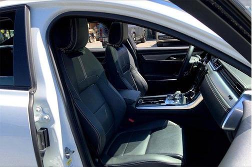 2024 Jaguar XF R-Dynamic SE