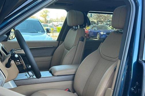 2026 Land Rover Range Rover P400 SE 7 Seat