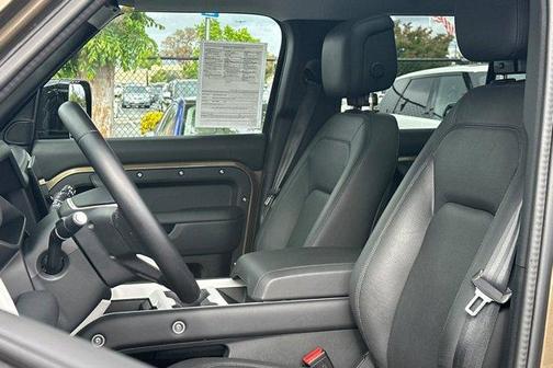 Gondwana Stone 2025 Land Rover Defender P400 S