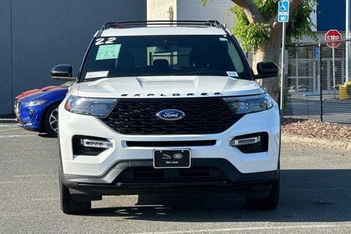 White 2022 Ford Explorer ST-Line