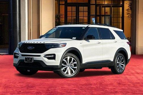 White 2022 Ford Explorer ST-Line