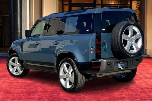 2025 Land Rover Defender P400 X-Dynamic SE
