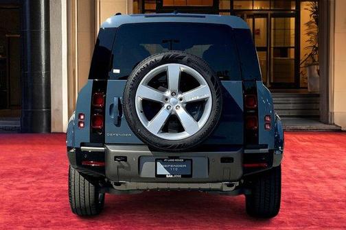 2025 Land Rover Defender P400 X-Dynamic SE