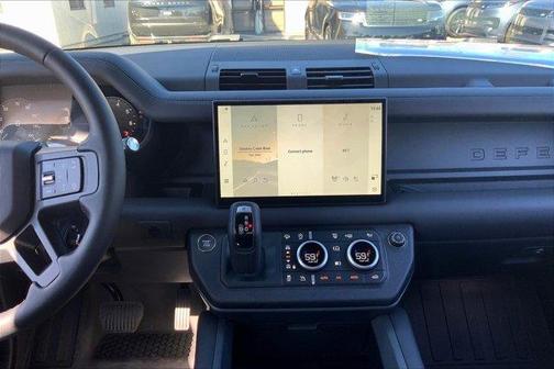 2025 Land Rover Defender P400 X-Dynamic SE
