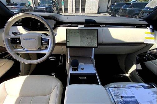 2025 Land Rover Range Rover P530 SE