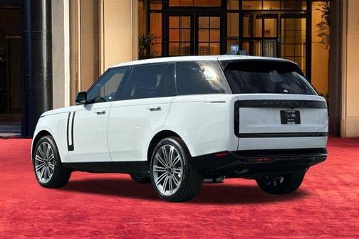 2026 Land Rover Range Rover P400 SE 7 Seat