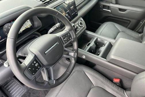 2025 Land Rover Defender P400 X-Dynamic SE
