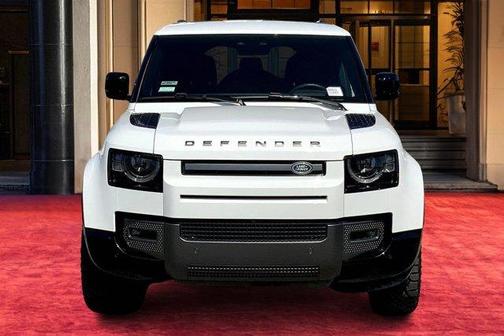 2024 Land Rover Defender P400 Outbound