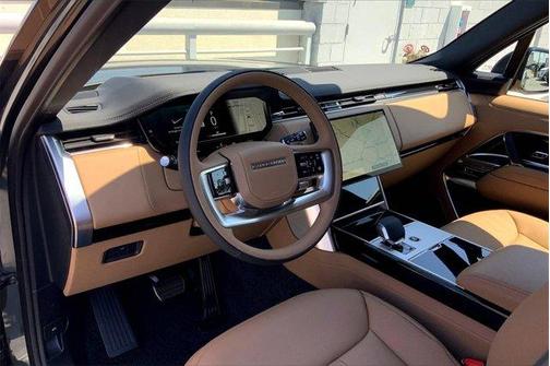 2025 Land Rover Range Rover P400 SE 7 Seat