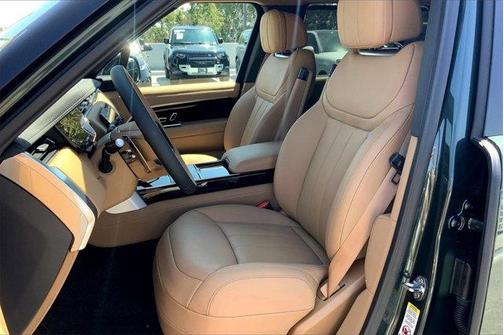 2025 Land Rover Range Rover P400 SE 7 Seat