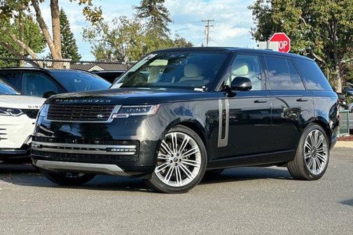 Santorini Black 2025 Land Rover Range Rover P400 SE