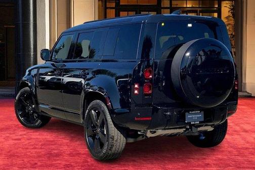 2025 Land Rover Defender P400 X-Dynamic SE