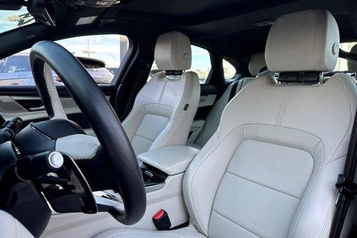 2024 Jaguar XF R-Dynamic SE