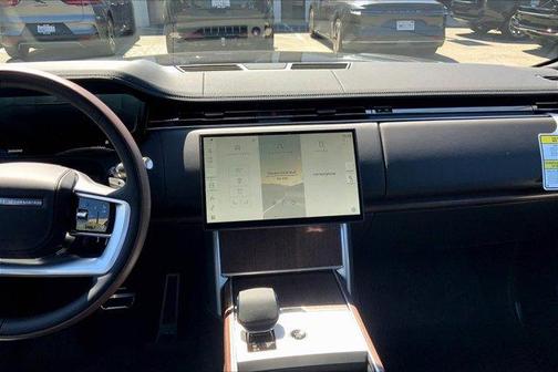 2025 Land Rover Range Rover P400 SE