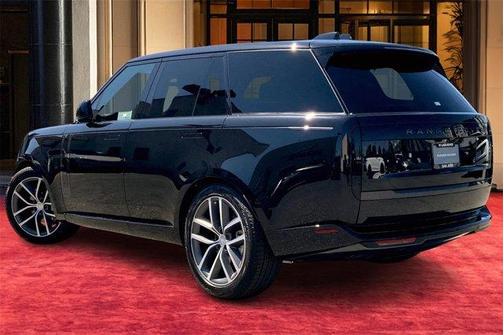 2025 Land Rover Range Rover P400 SE