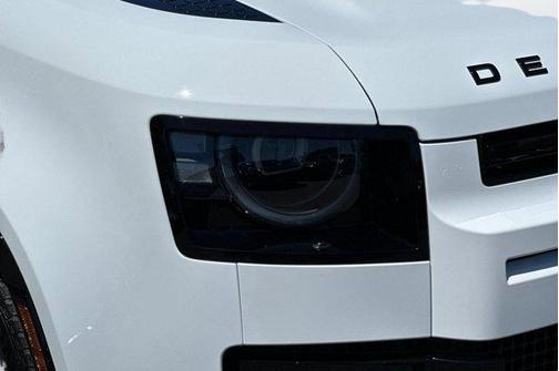 Fuji White 2026 Land Rover Defender P400 X-Dynamic SE