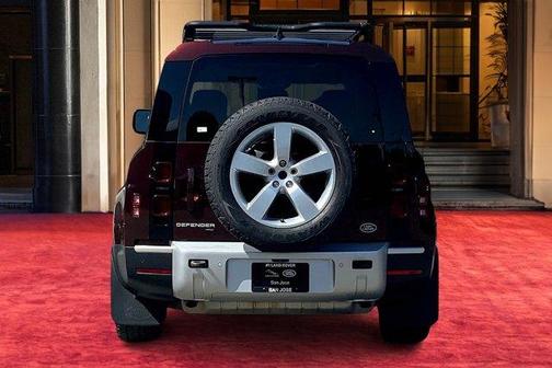 2023 Land Rover Defender SE