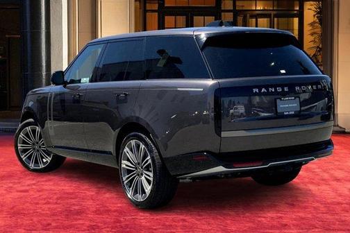 2025 Land Rover Range Rover P530 SE