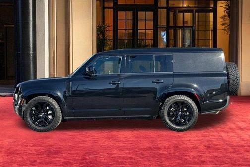 2024 Land Rover Defender P400 Outbound