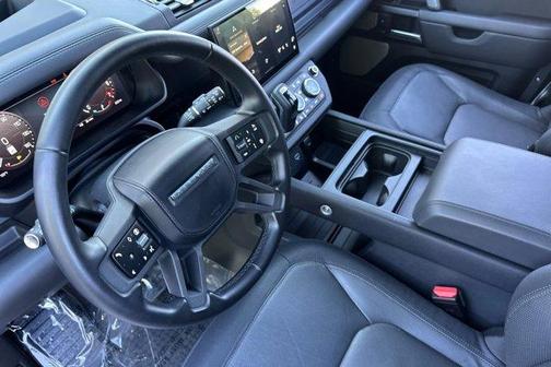 2024 Land Rover Defender P400 Outbound