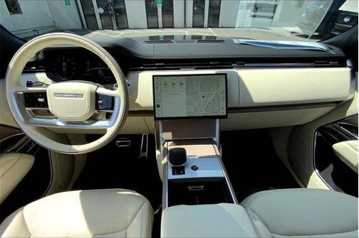 2025 Land Rover Range Rover P530 SE 7 Seat