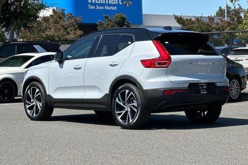 Gray 2021 Volvo XC40 T5 R-Design