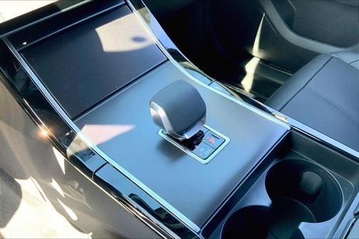 2026 Land Rover Range Rover Velar P250 Dynamic SE