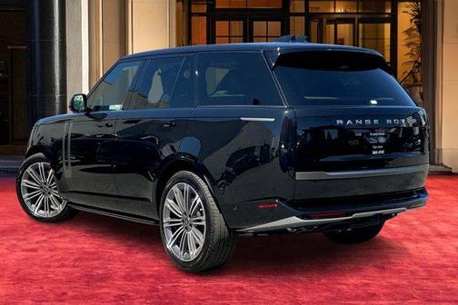 2025 Land Rover Range Rover P530 SE