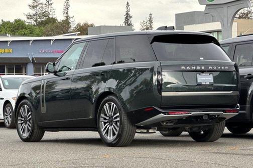 Belgravia Green 2026 Land Rover Range Rover P530 SE