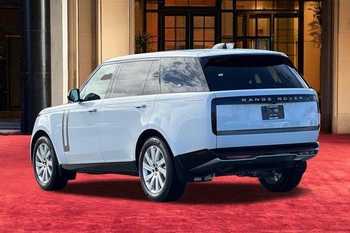 2026 Land Rover Range Rover P400 SE 7 Seat