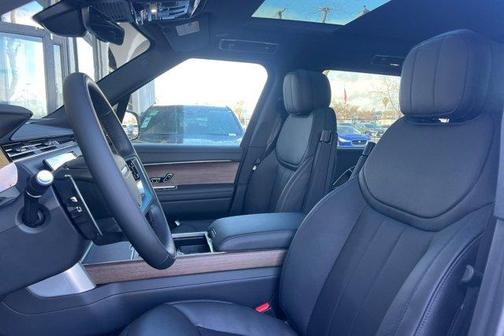 2026 Land Rover Range Rover P400 SE 7 Seat