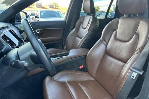 2022 Volvo XC90 Recharge Plug-In Hybrid INSCRIPTION