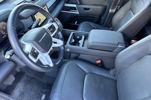 2024 Land Rover Defender P300