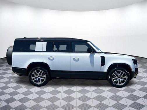 Fuji White 2026 Land Rover Defender P400 X-Dynamic SE