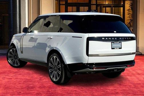 2025 Land Rover Range Rover P530 SE