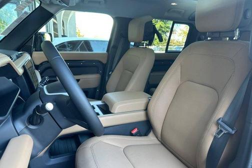 2025 Land Rover Defender P400 X-Dynamic SE