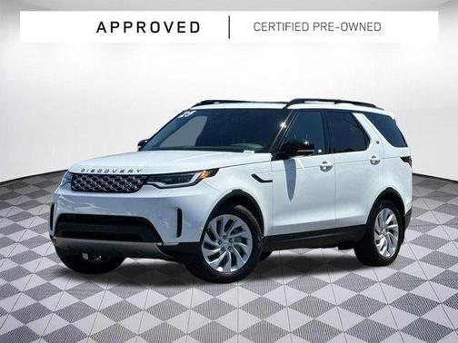Fuji White 2025 Land Rover Discovery P300 S
