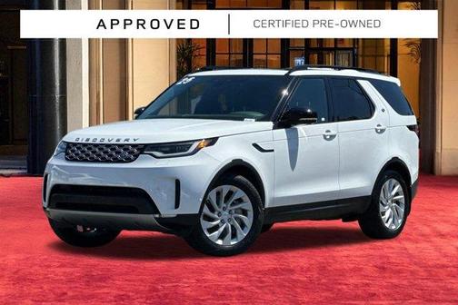 Fuji White 2025 Land Rover Discovery P300 S