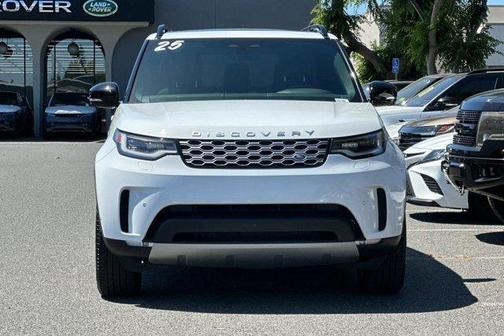 Fuji White 2025 Land Rover Discovery P300 S