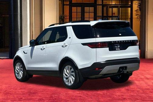 Fuji White 2025 Land Rover Discovery P300 S