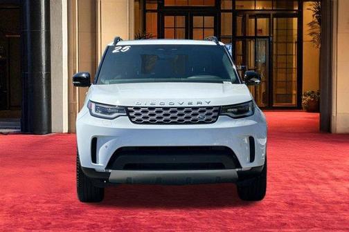 Fuji White 2025 Land Rover Discovery P300 S